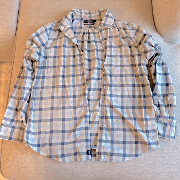 Vineyard Vines - Picture 1 of 4